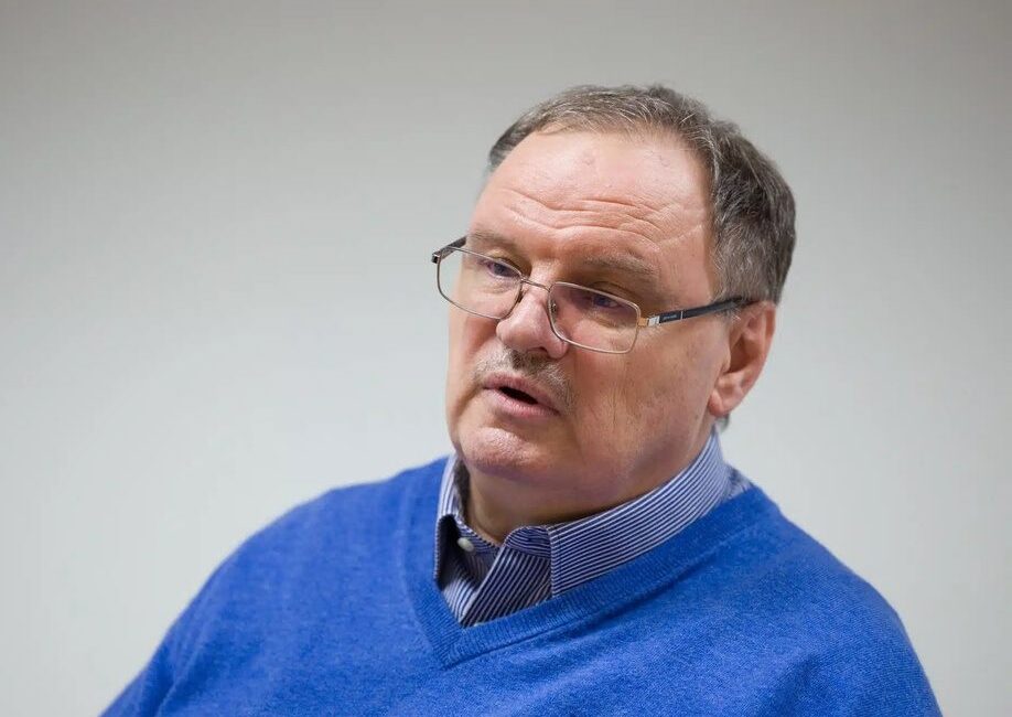 József Bánáti, PhD